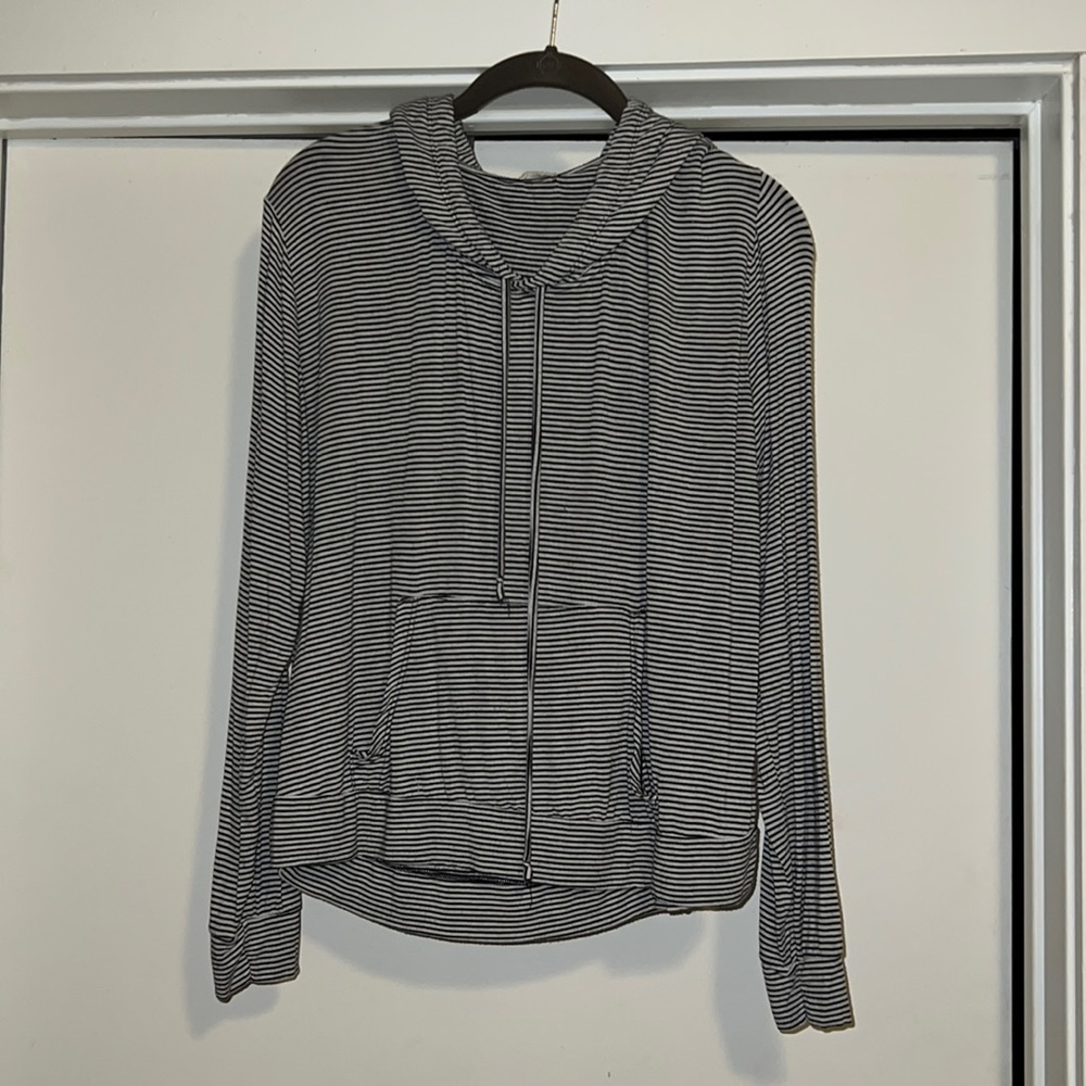 Brandy Melville sweater with hoodie and pocket one size fits all